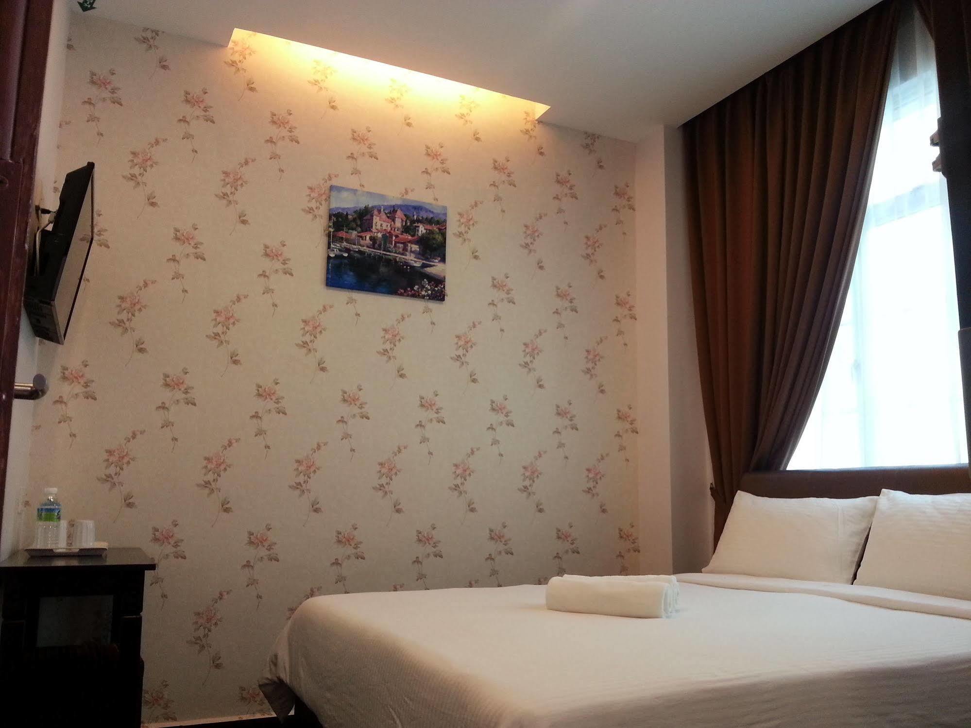 Palazzo Hotel Kulai Exterior photo