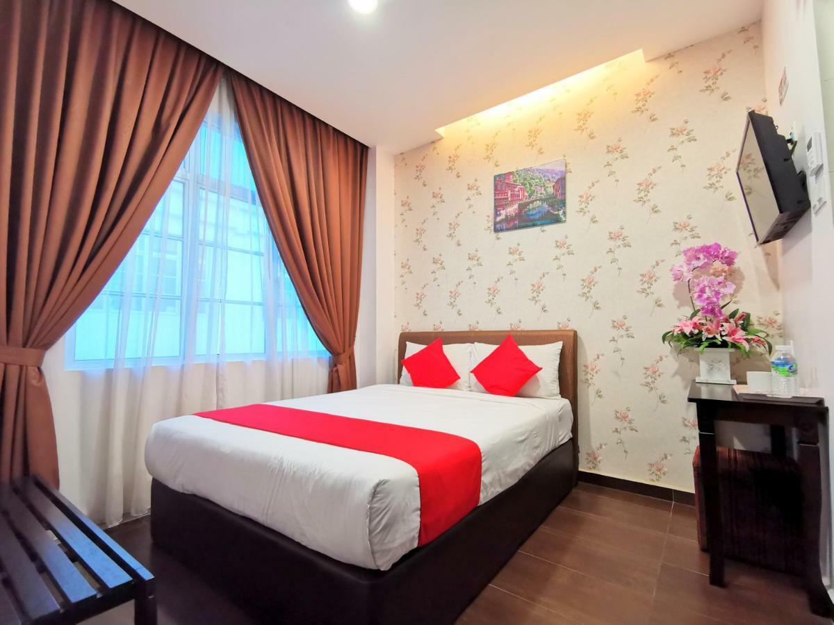 Palazzo Hotel Kulai Exterior photo