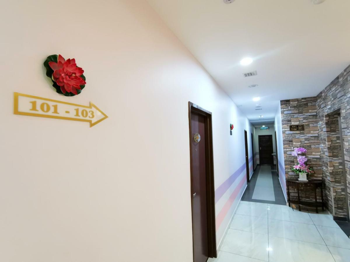 Palazzo Hotel Kulai Exterior photo